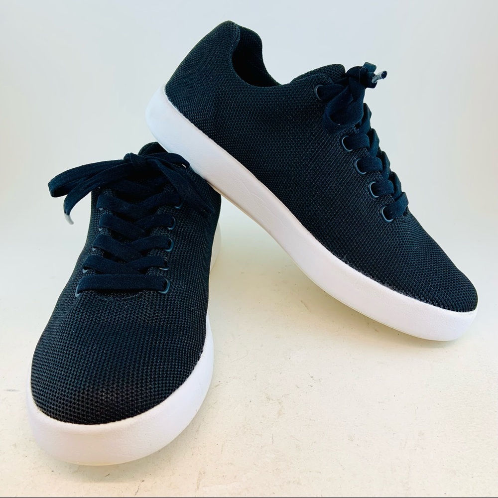 Atoms Black White Women's Model 000 Everyday Sneakers, size 5.5